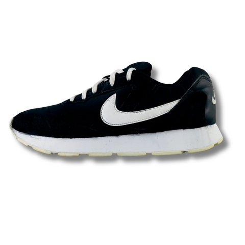 NIKE DELFINE RUNNING SHOES