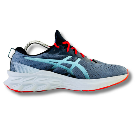 ASICS NOVABLAST 2