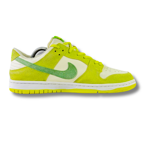 NIKE SB DUNK LOW