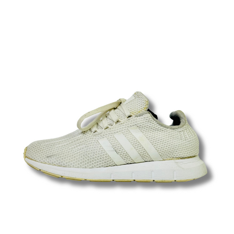 ADIDAS SWIFT RUN - Kicksterr