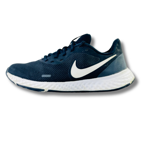 NIKE REVOLUTION 5