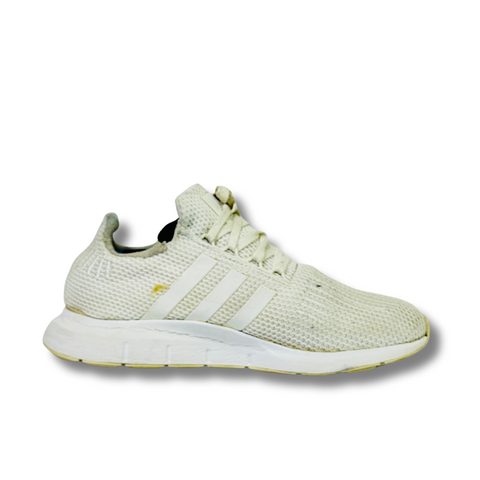 ADIDAS SWIFT RUN - Kicksterr